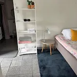 בקתה The Pigeon Hole *
