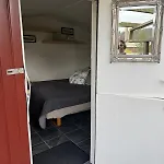 The Pigeon Hole ריבה